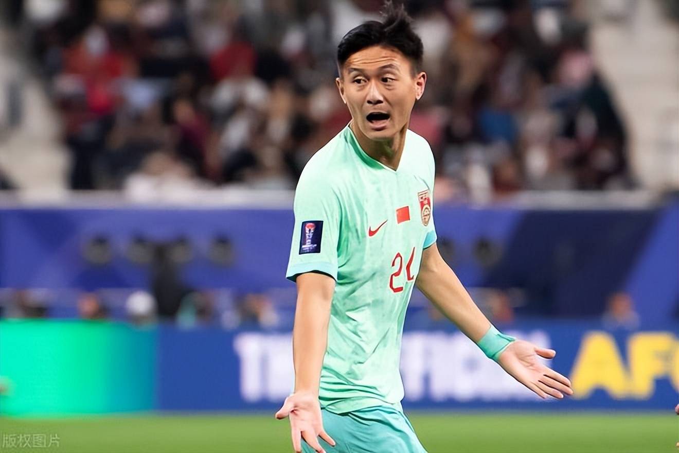 申花青训球员崭露头角，成为亮点之一