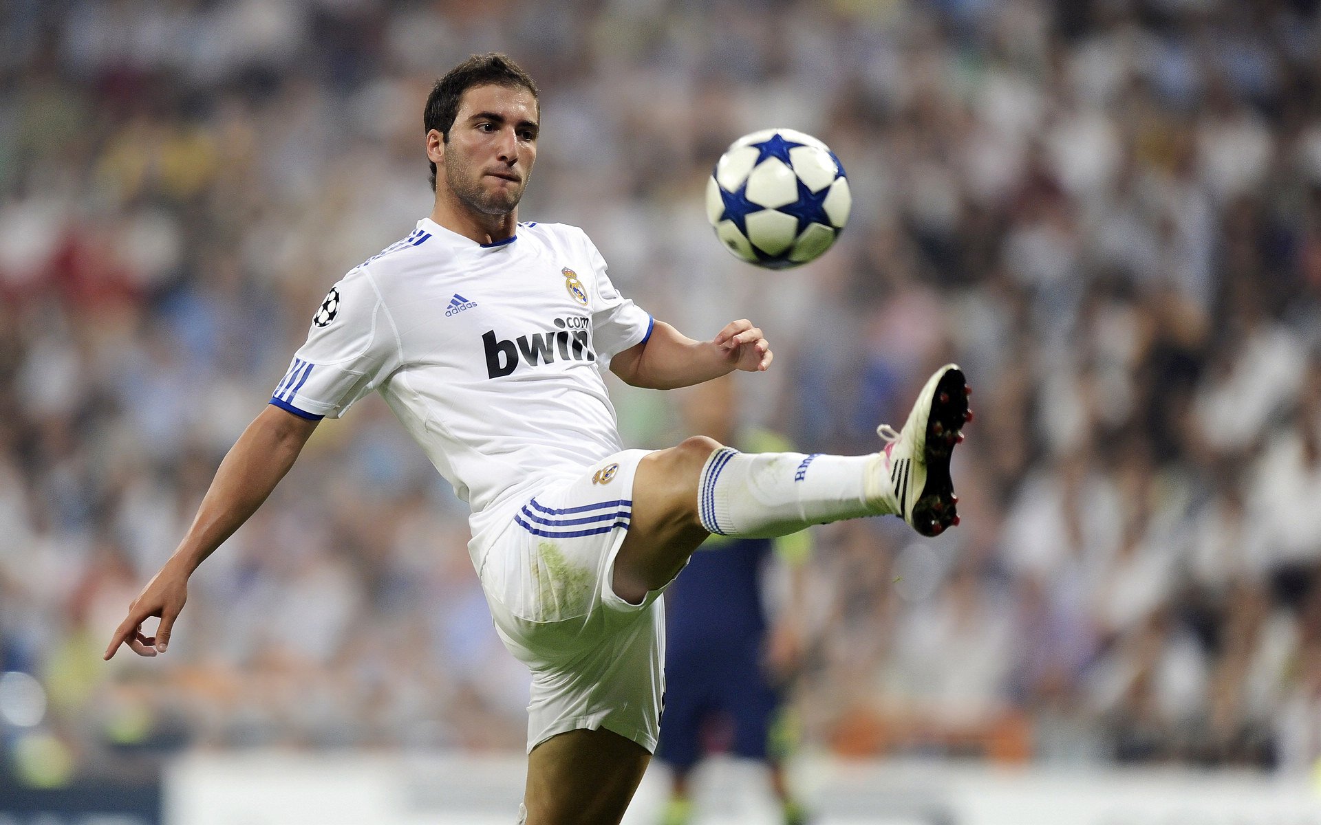 爆冷首场状态出色,切尔西观众沸腾!,库里重返赛场气势如虹延续